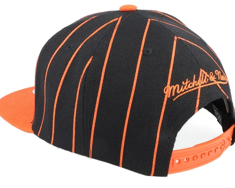 Anaheim Ducks Team Pin Black Snapback - Mitchell & Ness