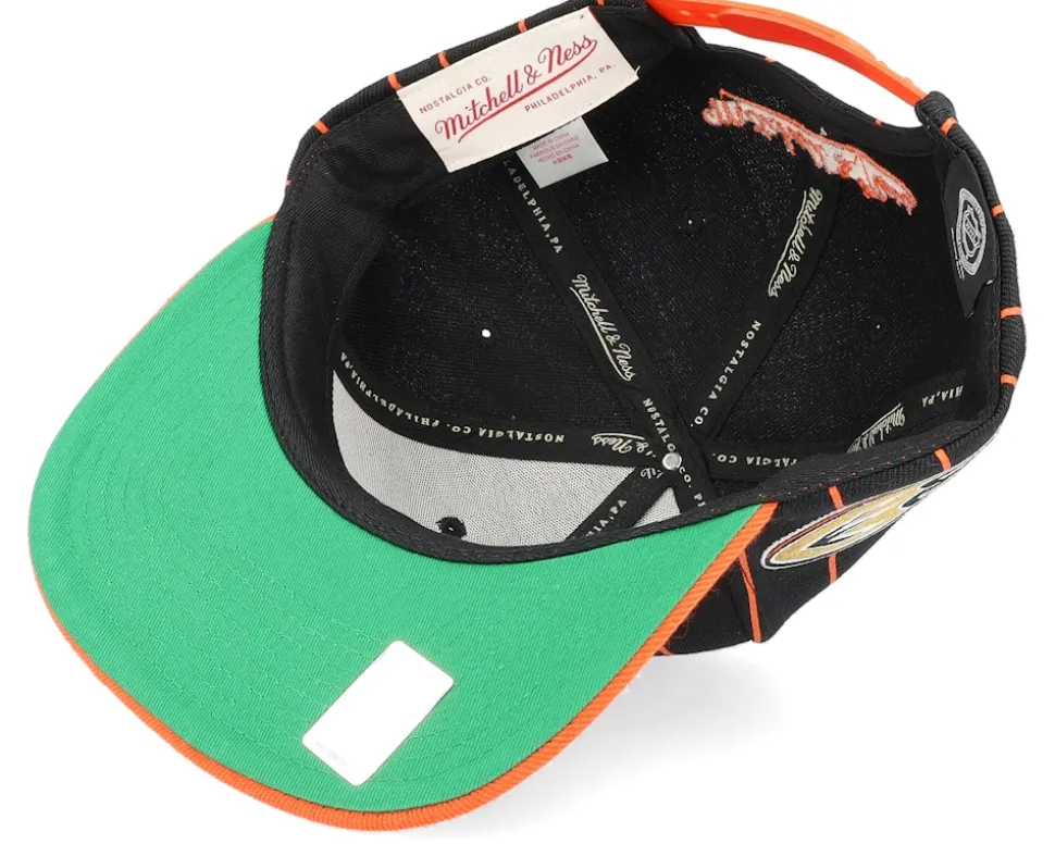 Anaheim Ducks Team Pin Black Snapback - Mitchell & Ness