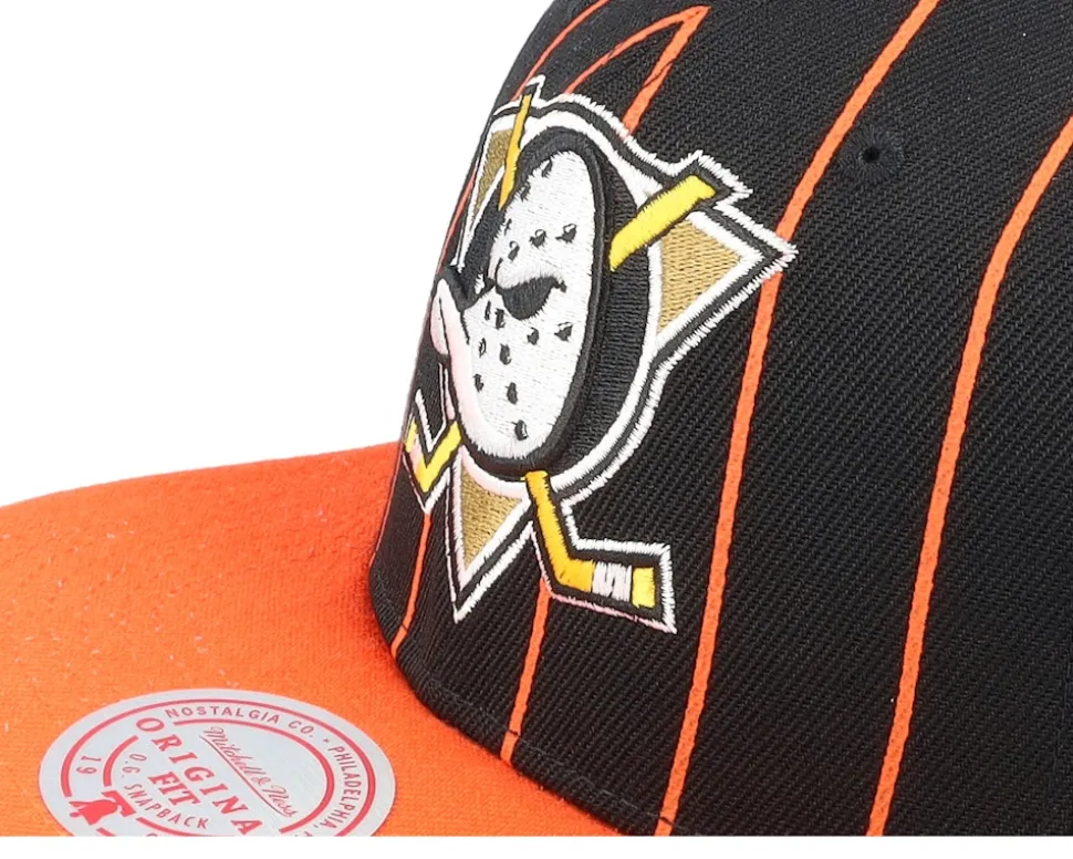 Anaheim Ducks Team Pin Black Snapback - Mitchell & Ness