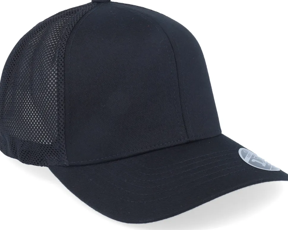 Black/Black 110 Trucker - Flexfit