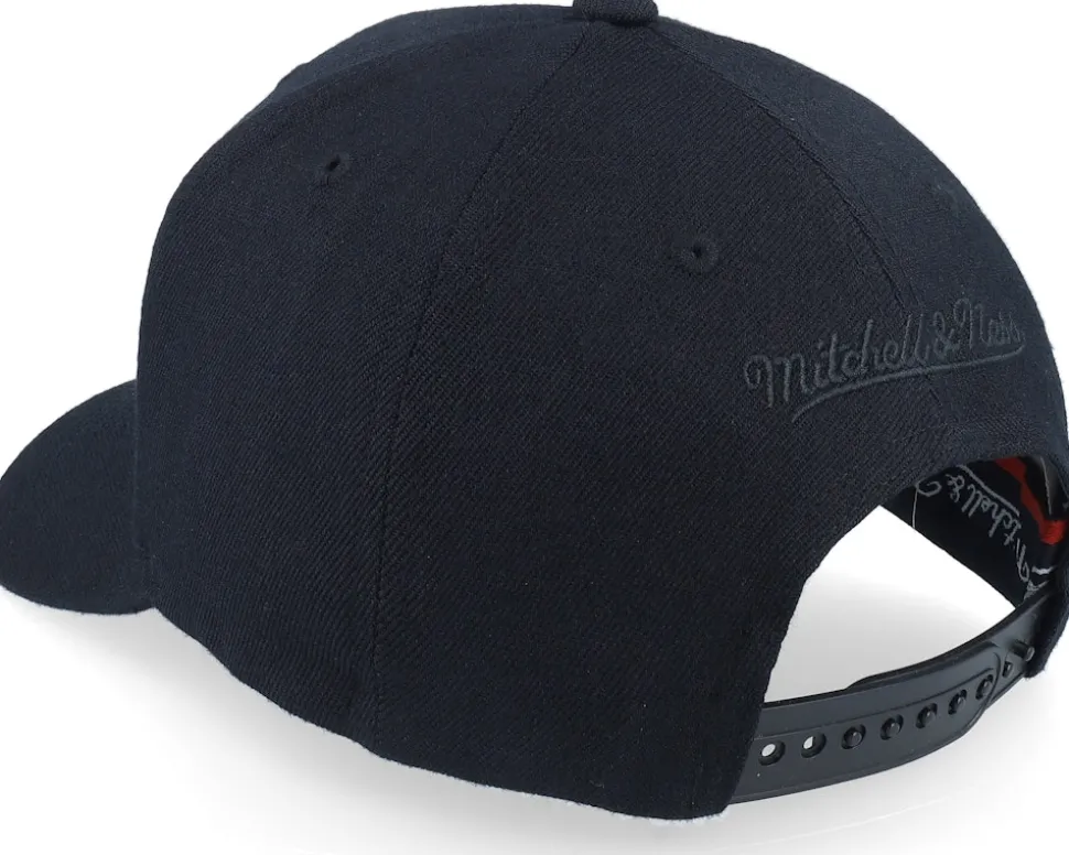 Blank 110 Black Adjustable - Mitchell & Ness