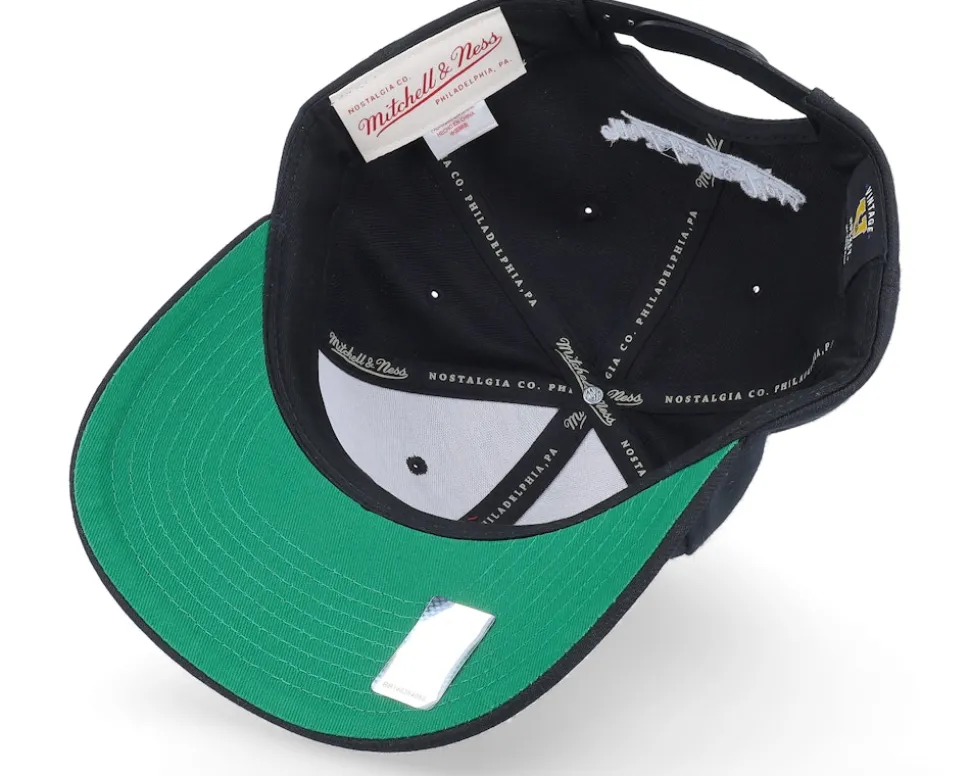 Boston Bruins Team Ground 2.0 Pro Black Adjustable - Mitchell & Ness