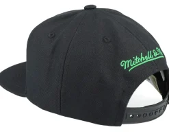 Boston Celtics Core Basic Black Snapback - Mitchell & Ness