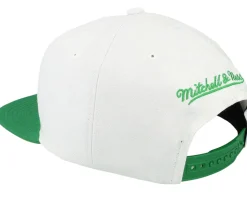 Boston Celtics Core Basic White/Green Snapback - Mitchell & Ness