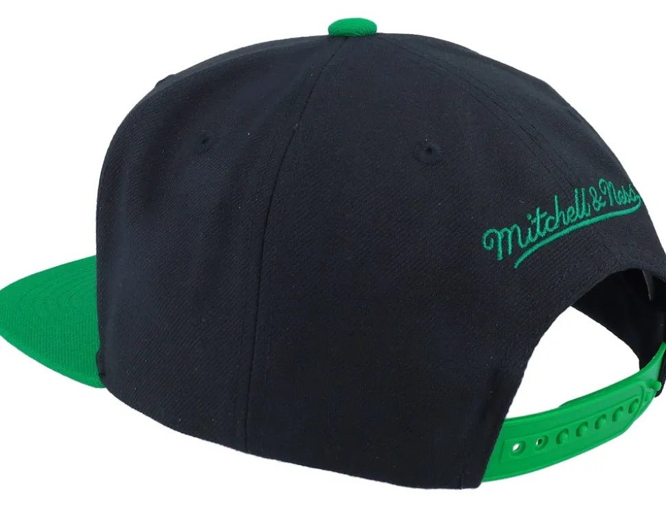 Boston Celtics Cross Check Black/Green Snapback - Mitchell & Ness