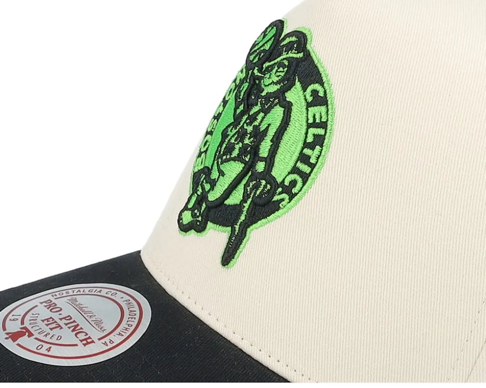 Boston Celtics Overspray Pro Off White/Black A-frame Adjustable - Mitchell & Ness