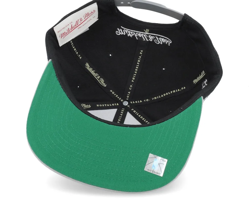 Brooklyn Nets Block Out Black Snapback - Mitchell & Ness