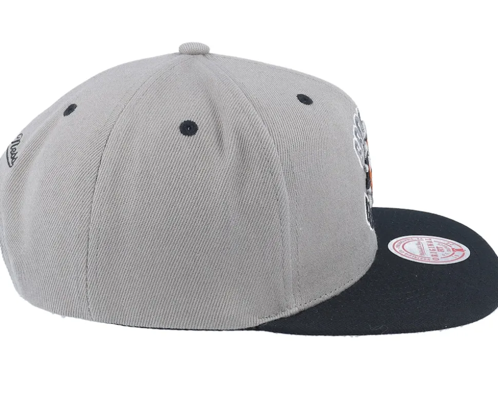 Brooklyn Nets Breakthrough Grey/Black Snapback - Mitchell & Ness