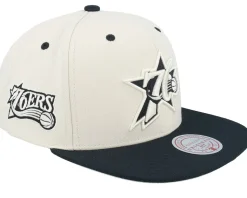 Brooklyn Nets Evergreen Cream Black Cap Off White/Black Snapback - Mitchell & Ness