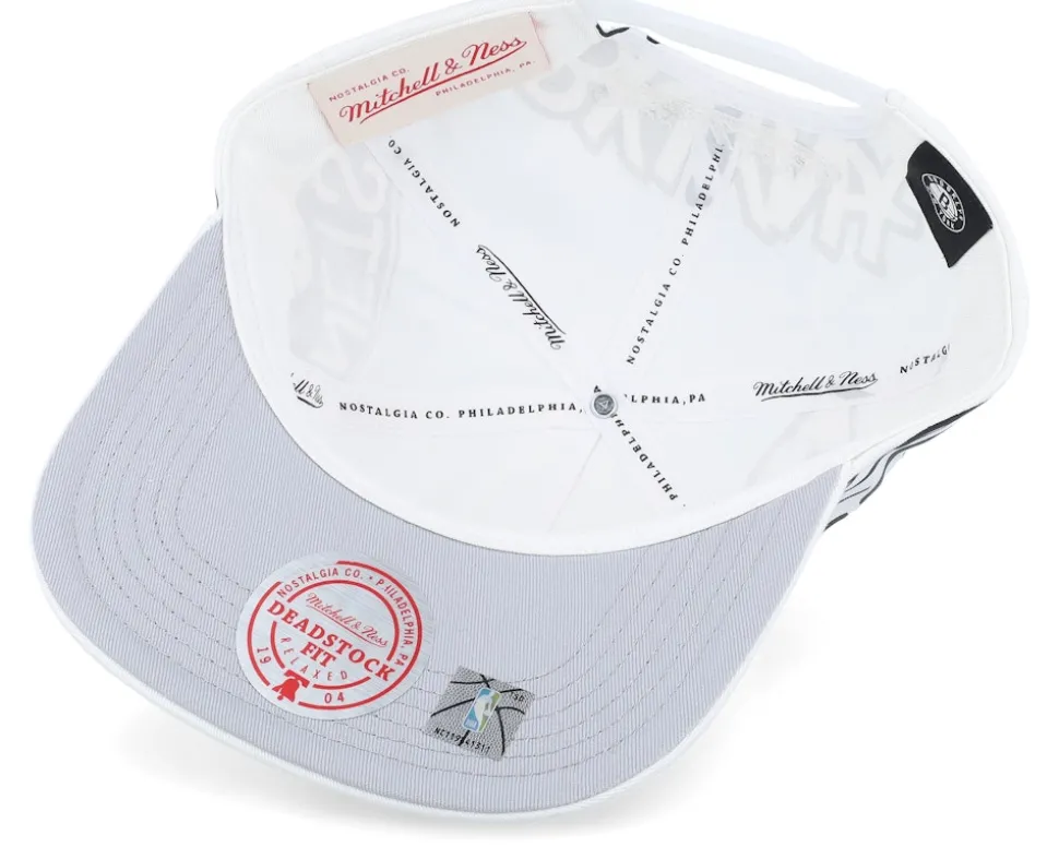 Brooklyn Nets In Your Face Deadstock White Snapback - Mitchell & Ness