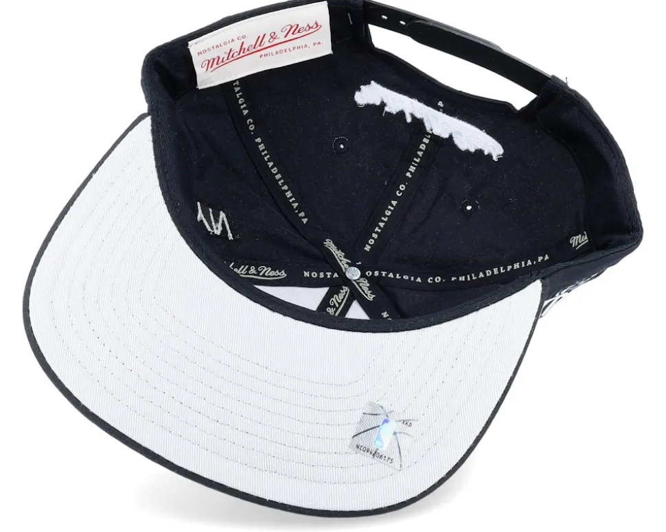 Brooklyn Nets Nylon Szn Deadstock Black Snapback - Mitchell & Ness