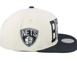 Brooklyn Nets Speed Zone Off White/Black Snapback - Mitchell & Ness