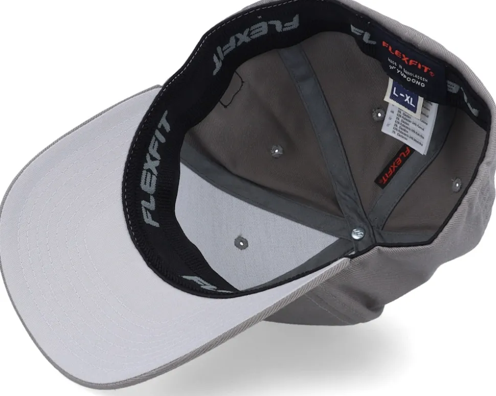 Cap Man Badge Patch Grey Flexfit - Bearded Man