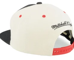 Chicago Bulls Pop Panel Off White/Black Snapback - Mitchell & Ness