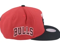 Chicago Bulls Side Core 2.0 Red/Black Snapback - Mitchell & Ness
