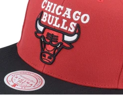 Chicago Bulls Side Core 2.0 Red/Black Snapback - Mitchell & Ness