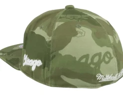 Chicago Bulls Tonal Green Camo Stretch Fitted - Mitchell & Ness