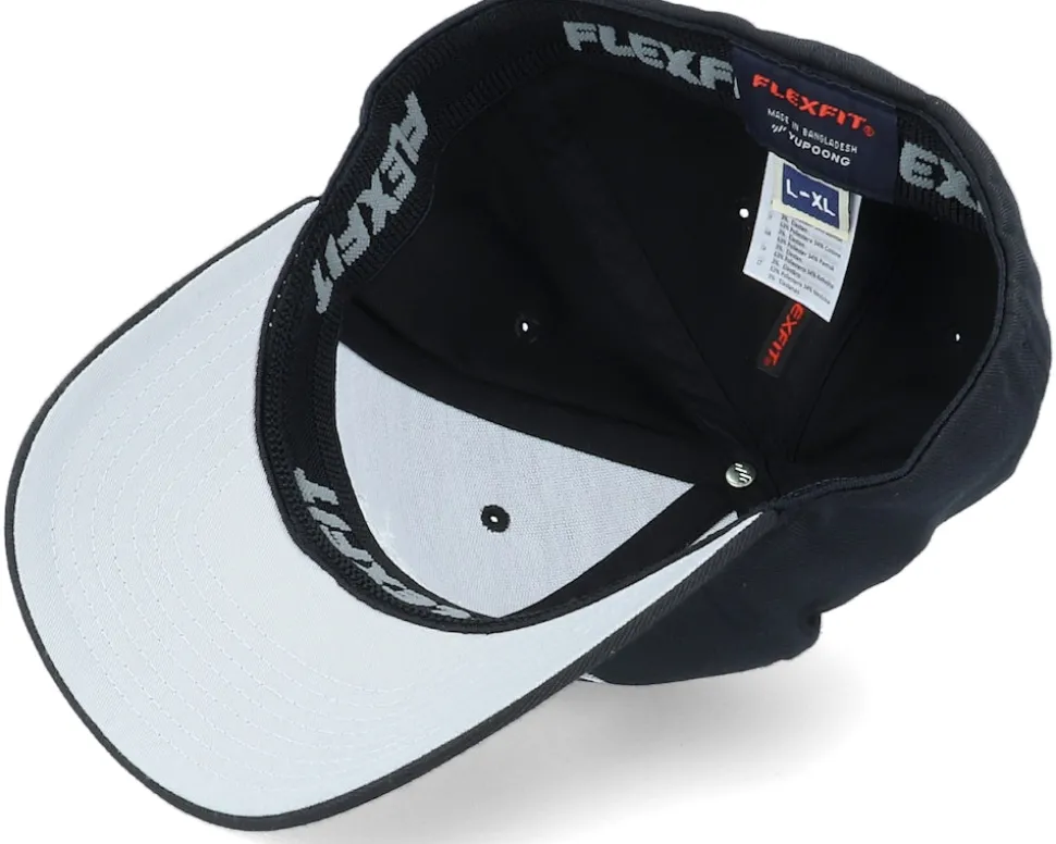 Deer Nature Silhouette Black Flexfit - Wild Spirit