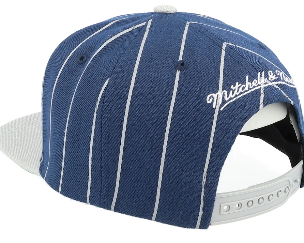 Georgetown Hoyas Team Pin Navy Snapback - Mitchell & Ness