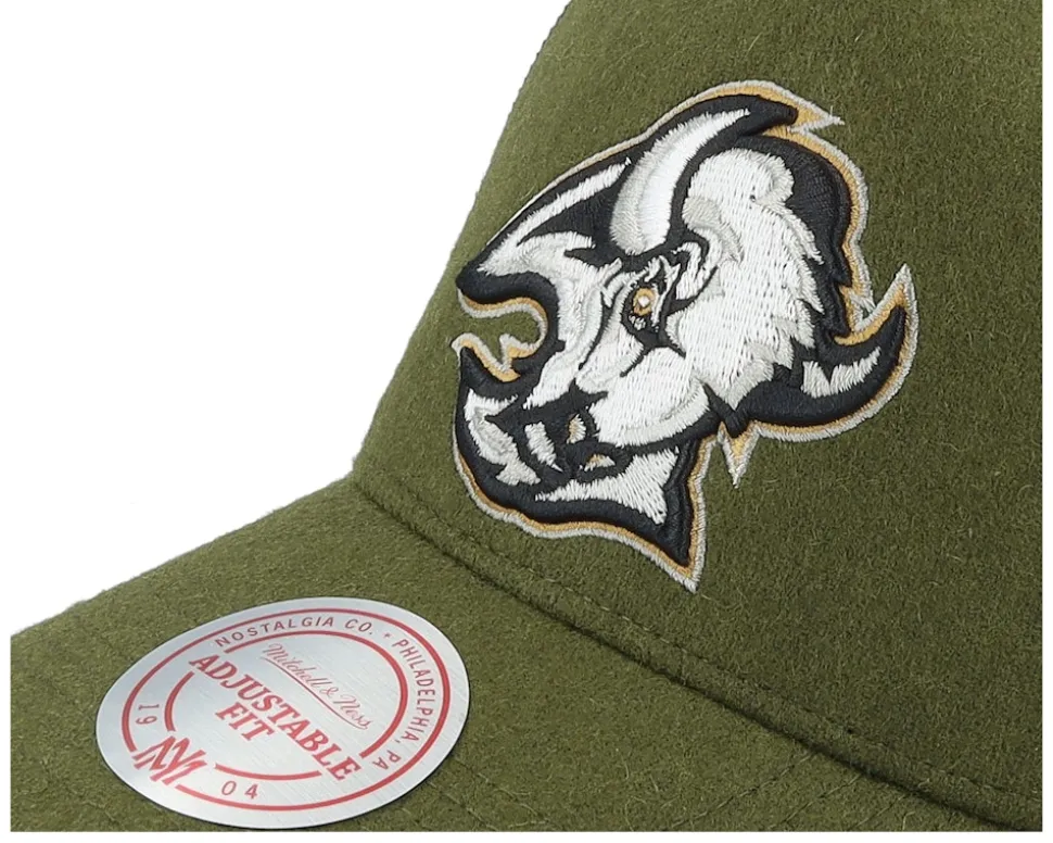 Hatstore Exclusive x Buffalo Sabres Winterized True Forestgreen/Black Trucker - Mitchell & Ness