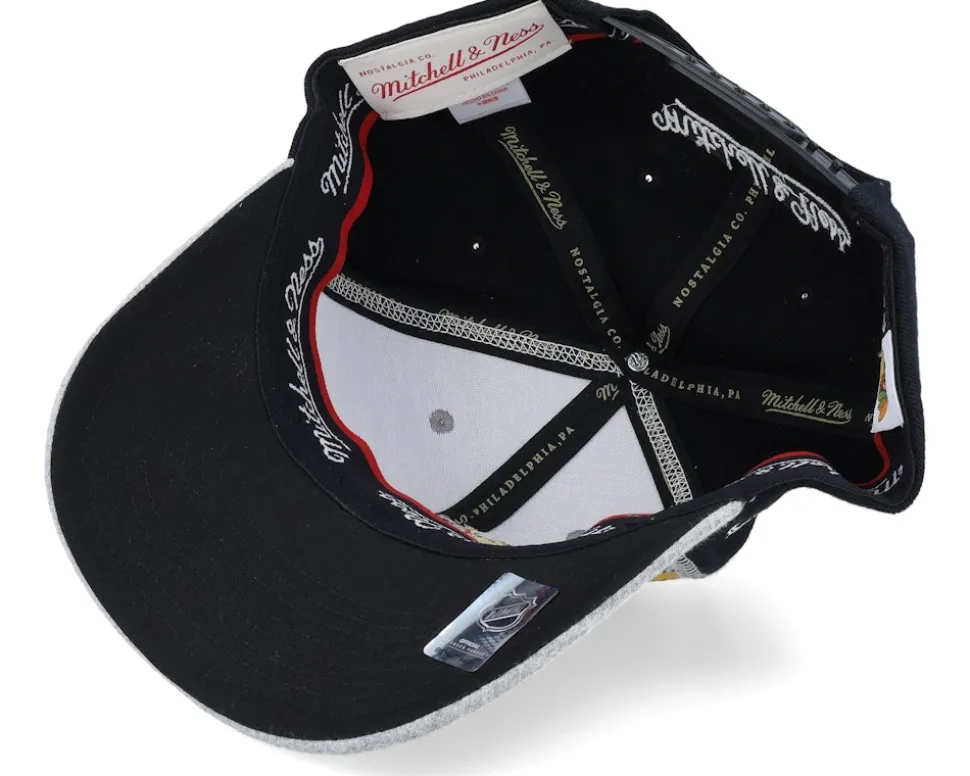 Hatstore Exclusive x Chicago Blackhawks Exclusive XL Hockey Logo Grey/Black Adjustable - Mitchell & Ness
