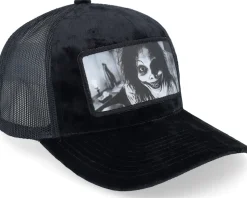 Horror Smile Velvet Black/Black A-frame Trucker - Scenes