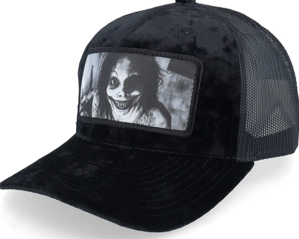 Horror Smile Velvet Black/Black A-frame Trucker - Scenes