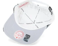 Los Angeles Kings In Your Face Deadstock White Snapback - Mitchell & Ness