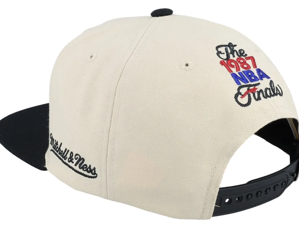 Los Angeles Lakers Vs. Boston Celtics Finals Remix Hwc Off White/Black Snapback - Mitchell & Ness