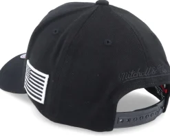 Los Angeles Script & Flag Black Adjustable - Iconic