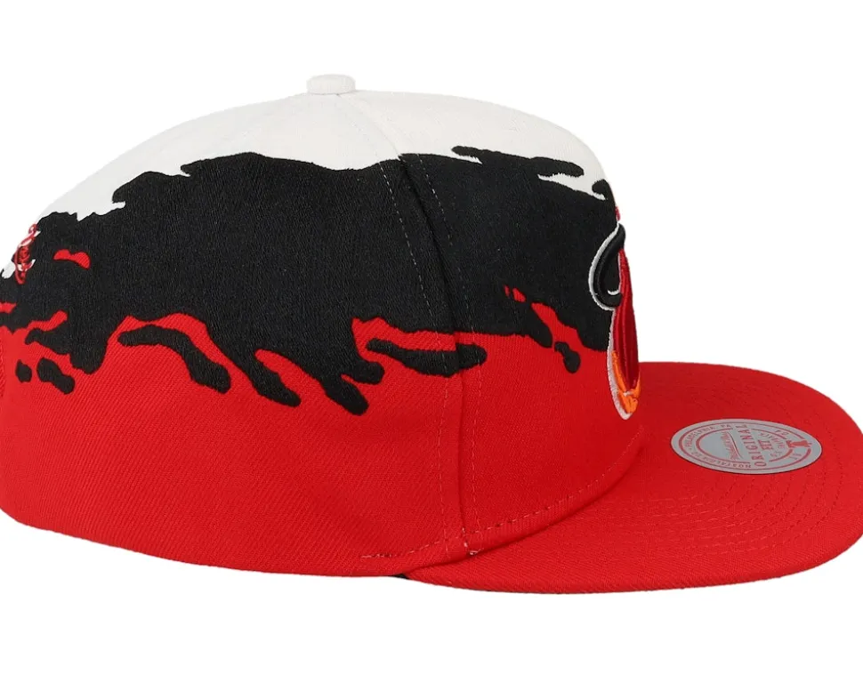 Miami Heat Paintbrush White/Red Snapback - Mitchell & Ness