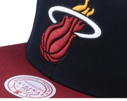 Miami Heat Team 2 Tone 2.0 Black/Red Snapback - Mitchell & Ness