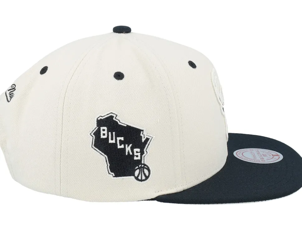 Milwaukee Bucks Evergreen Cream Black Hwc Off White/Black Snapback - Mitchell & Ness