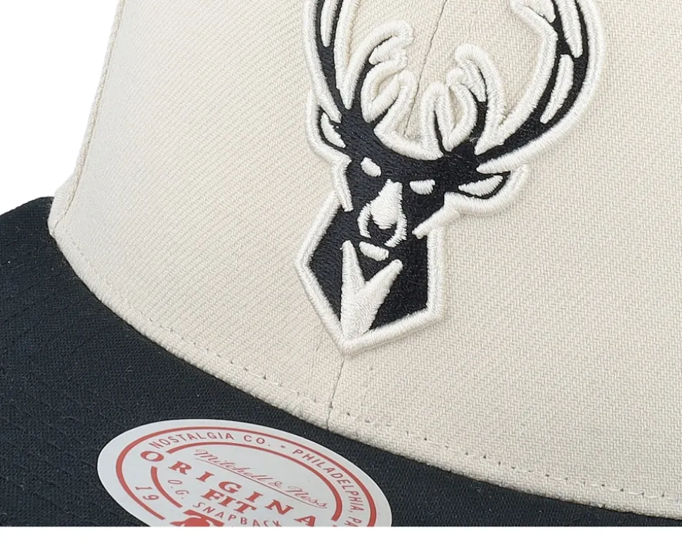 Milwaukee Bucks Evergreen Cream Black Hwc Off White/Black Snapback - Mitchell & Ness