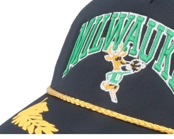 Milwaukee Bucks Gold Leaf Vintage Trucker - Mitchell & Ness