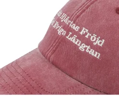 Mitt Hjärtas Fröjd & Eviga Längtan Red Dad Cap - Scenes