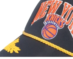 New York Knicks Gold Leaf Hwc Black Trucker - Mitchell & Ness