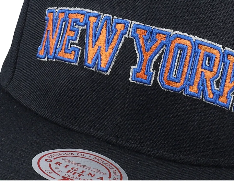 New York Knicks Triple Play Black Snapback - Mitchell & Ness