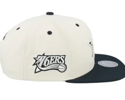 Philadelphia 76ers Evergreen Cream Hwc Off White/Black Snapback - Mitchell & Ness