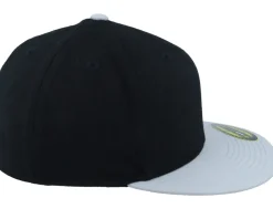 Premium 210 2-Tone Black/Grey Fitted - Flexfit
