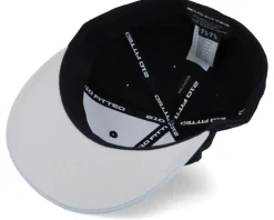 Premium 210 2-Tone Black/Grey Fitted - Flexfit
