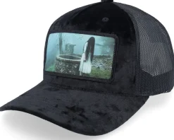 Sammy Horror Ring Velvet Black/Black A-frame Trucker - Scenes