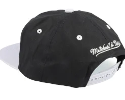 San Antonio Spurs Varsity Letter Black/Grey Snapback - Mitchell & Ness