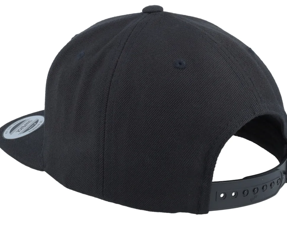 Small Mountain White/Black Snapback - Wild Spirit