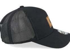 Stinky Engraved Black Trucker - Moomin