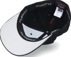 Three Skulls Black Flexfit - Iconic