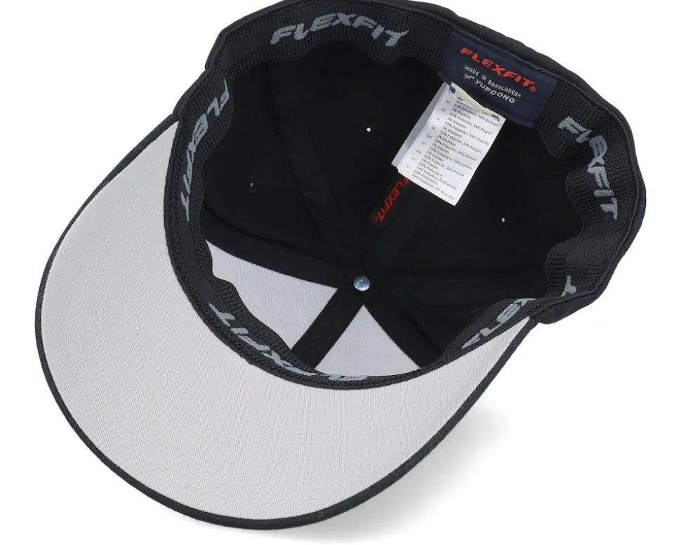 Wolf Gold Patch Black Flexfit - Iconic