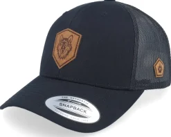 Wolf Paw Shield Patch Retro Black Trucker - Wild Spirit